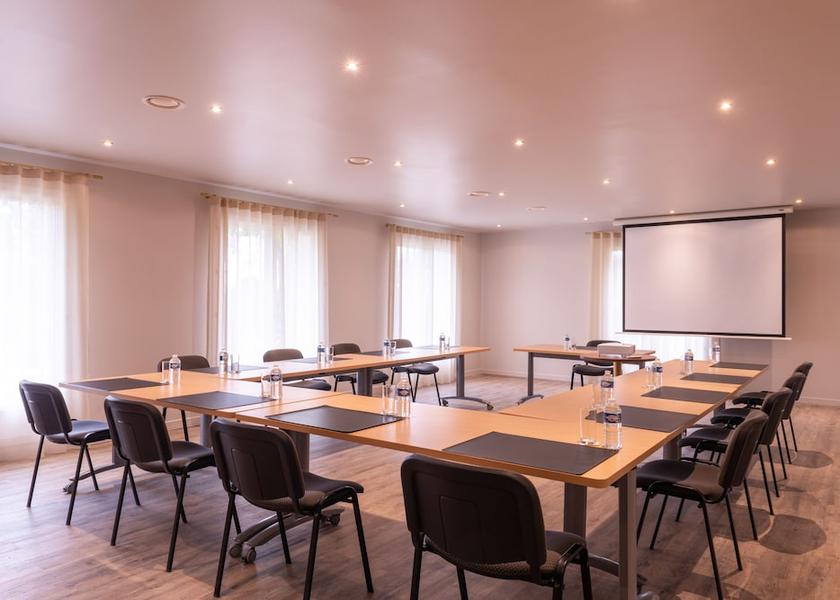 Centre-Loire Valley La Chapelle-Saint-Mesmin Meeting Room