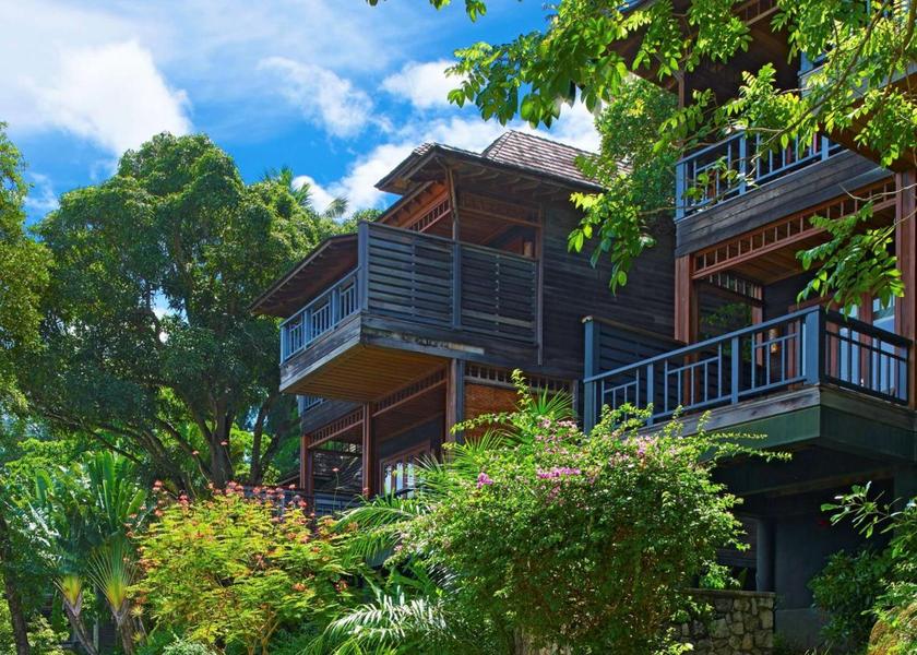  Mahé Island Hotel Exterior