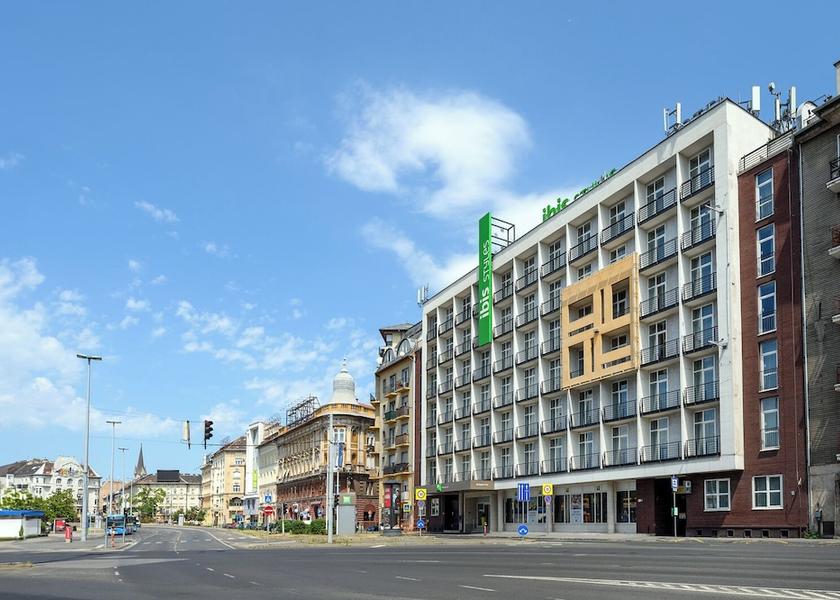  Budapest Front of property