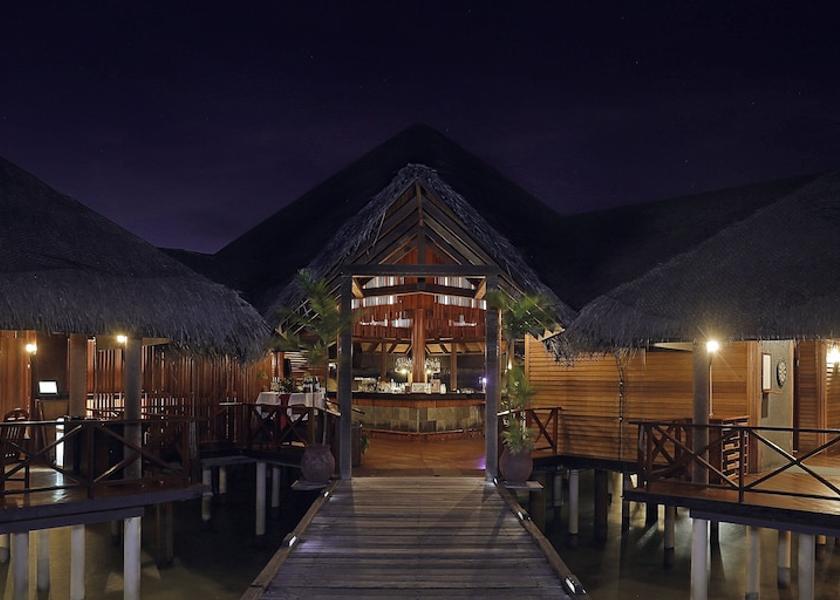 Mulaku Atoll Medhufushi Front of property - evening/night
