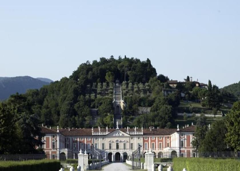 Lombardy Rezzato Exterior Detail
