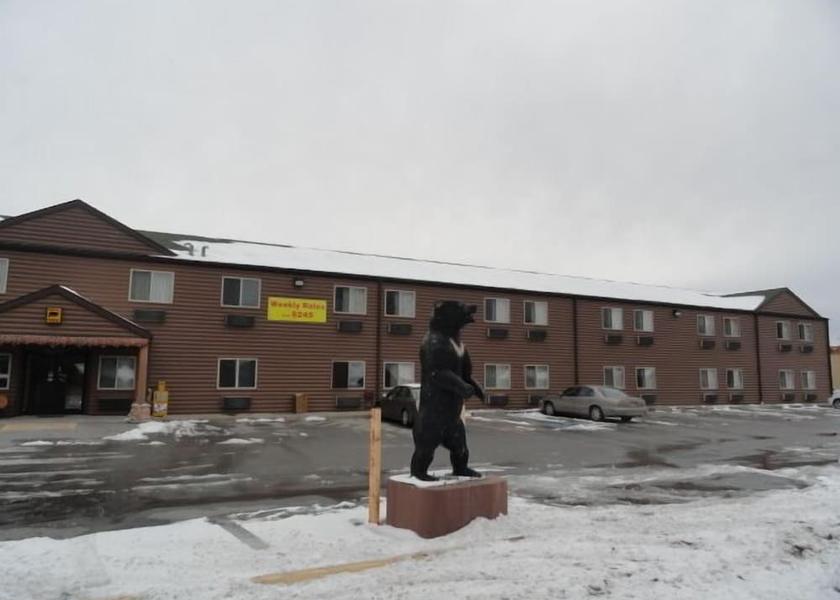 Missouri Pineville Facade