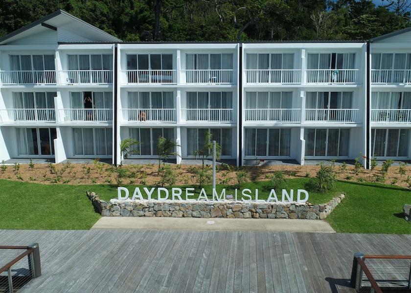 Queensland Whitsundays Front of property