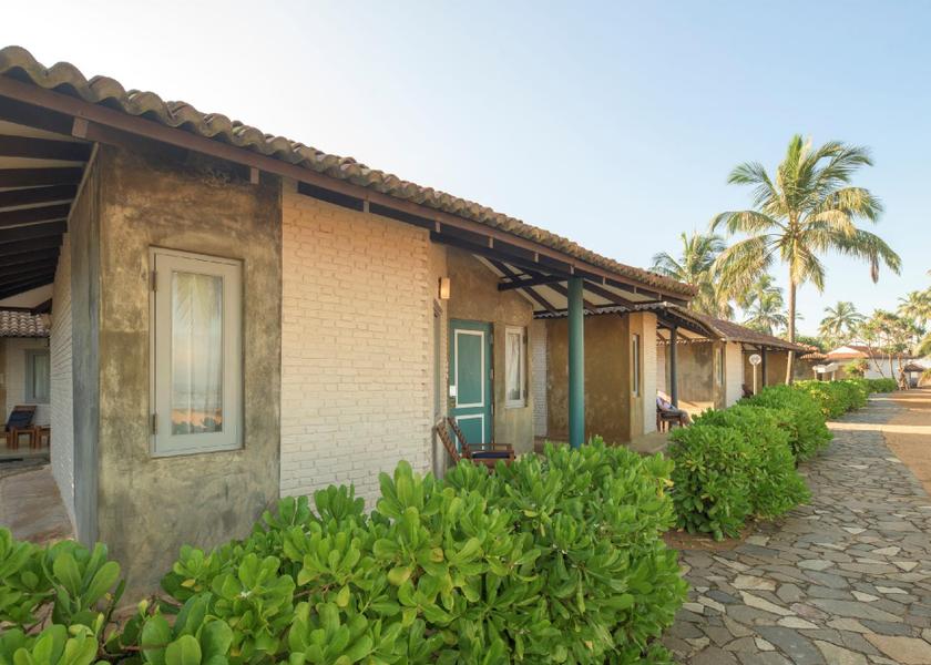 Puttalam District Waikkal Hotel Exterior