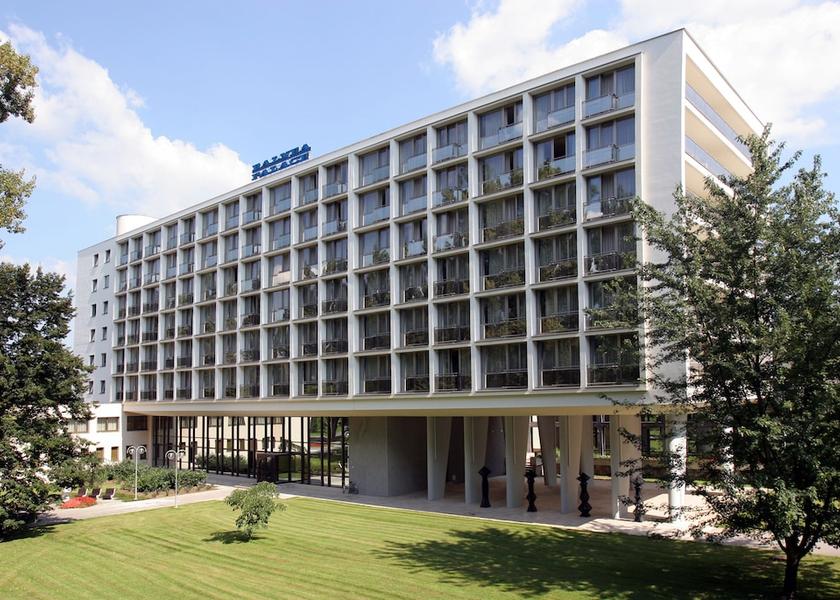 Trnava Piestany Front of property
