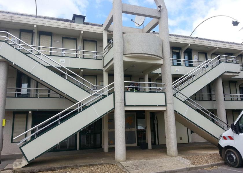 Hauts-de-France Jaux exterior view