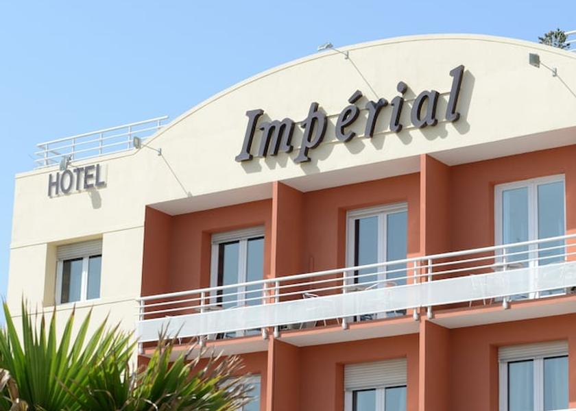 Occitanie Sète Front of property