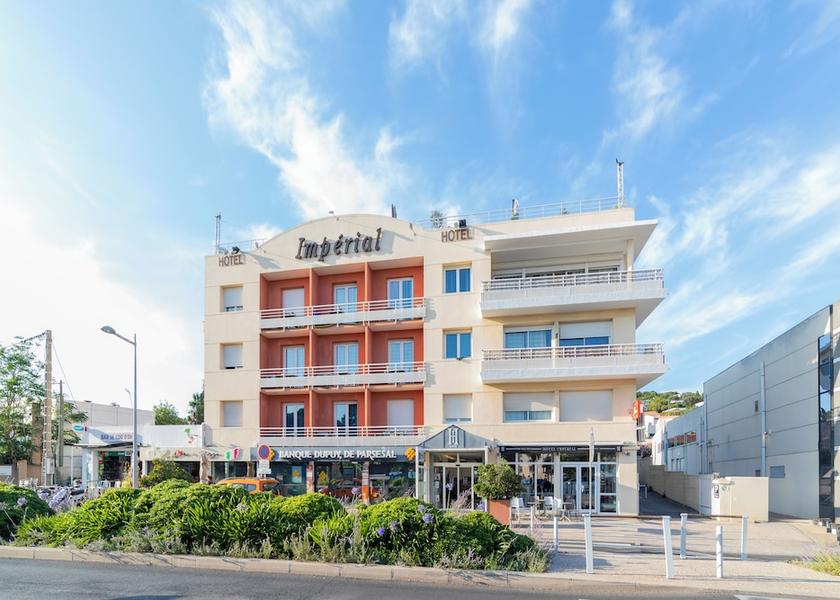 Occitanie Sète Front of property