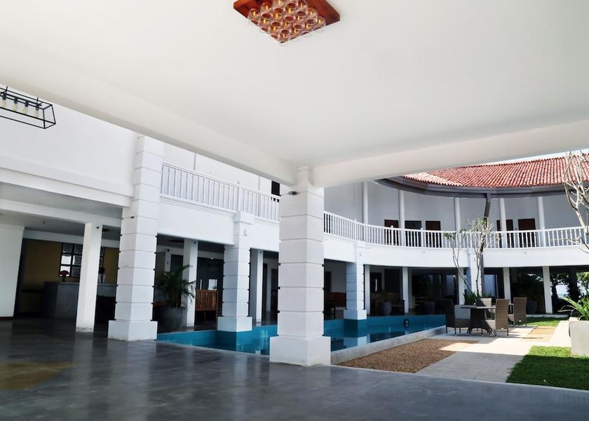 Kalutara District Wadduwa Courtyard