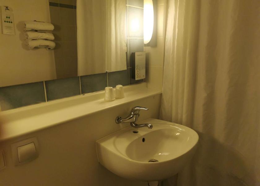 Provence - Alpes - Cote d'Azur Manosque Standard Room - 1 Double Bed 1 Junior Bed up to 10 years