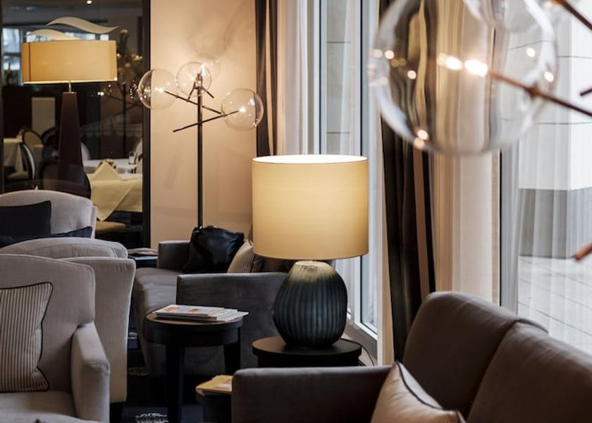 Bavaria Starnberg Lobby