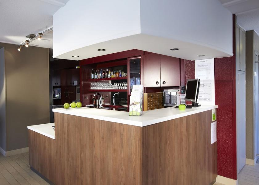 Provence - Alpes - Cote d'Azur Salon-de-Provence Reception