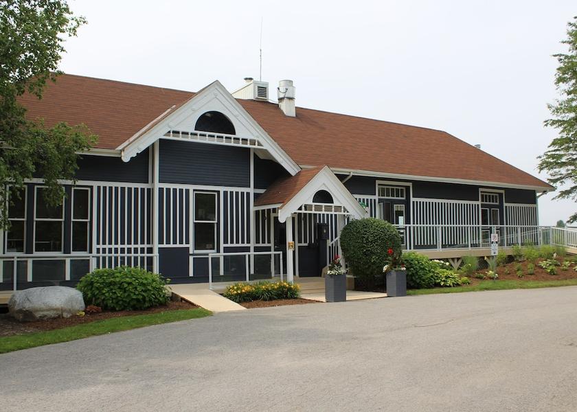 Ontario Collingwood Exterior Detail