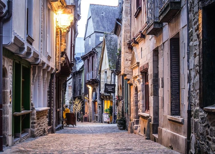 Brittany Vitre Shopping Arcade