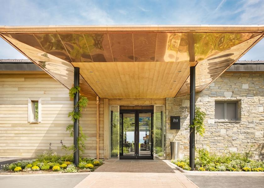 Auvergne-Rhone-Alpes Crozet Exterior Detail