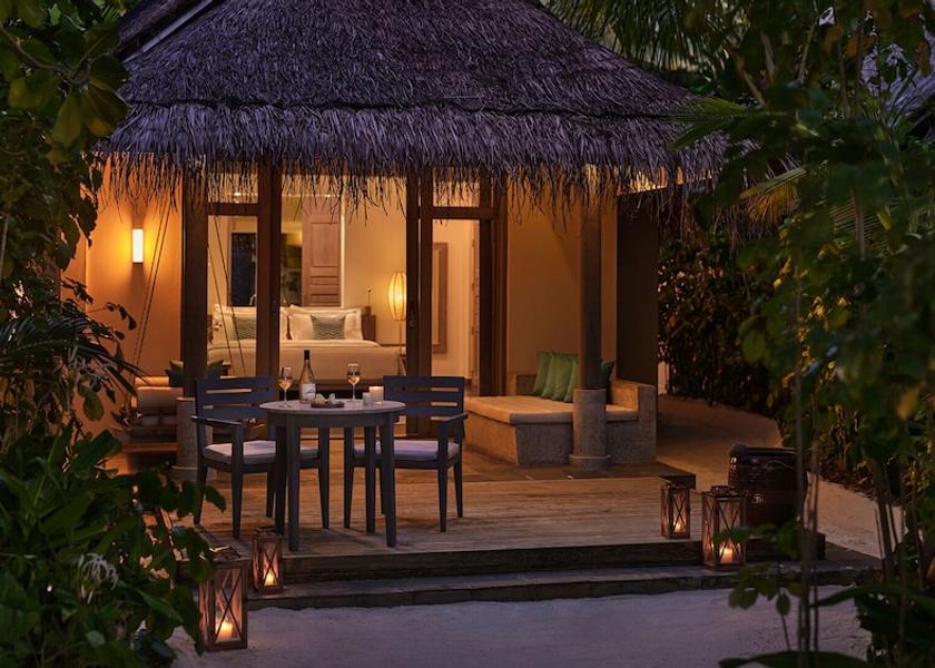 Kaafu Atoll Dhigufinolhu Room