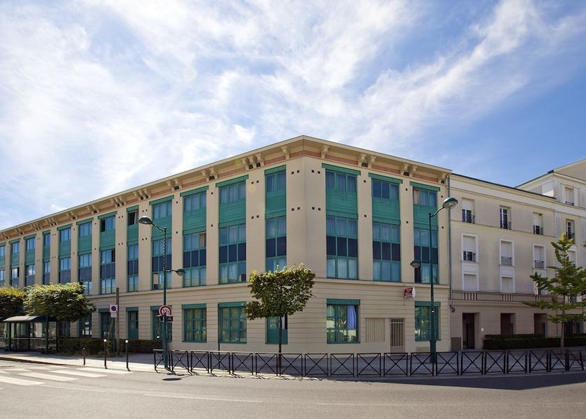 Ile-de-France Serris Facade