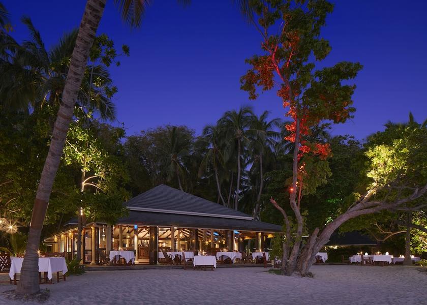 MV Horubadhoo Island Outdoor Dining
