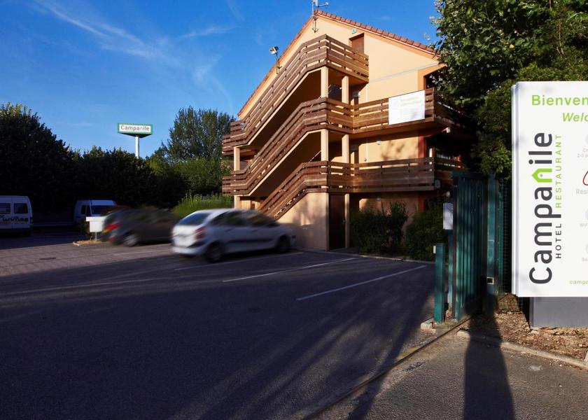 Ile-de-France Plaisir exterior view