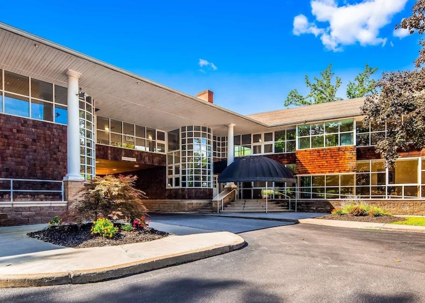 New York Poughkeepsie Exterior Detail