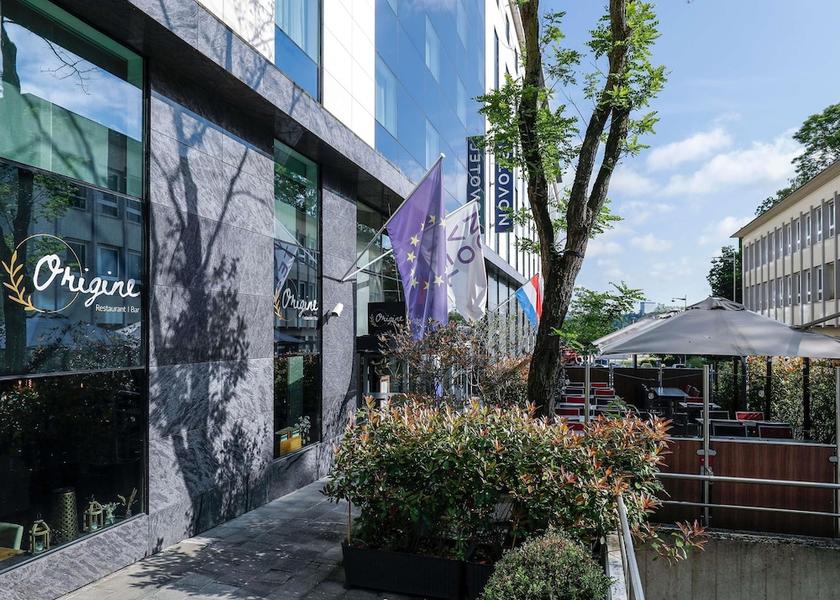 Canton Luxembourg Luxembourg City Bar (on property)