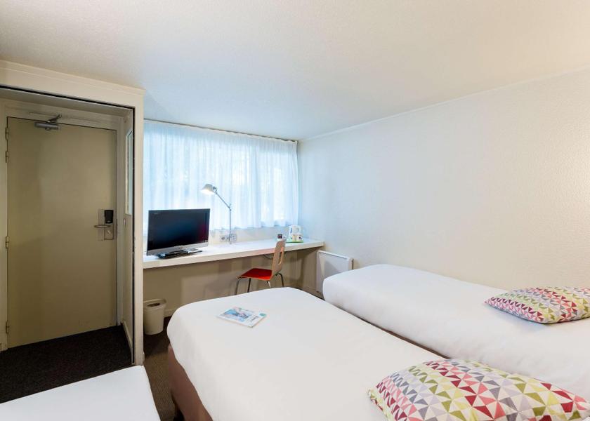 Normandy Saint-Etienne-du-Rouvray 2 Single Beds