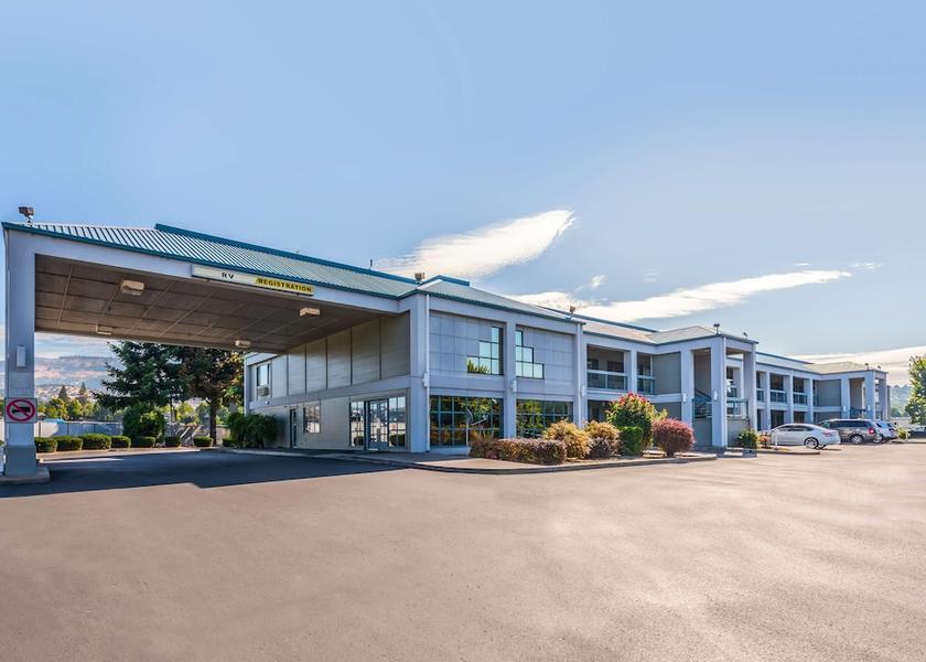 Oregon Phoenix Property entrance