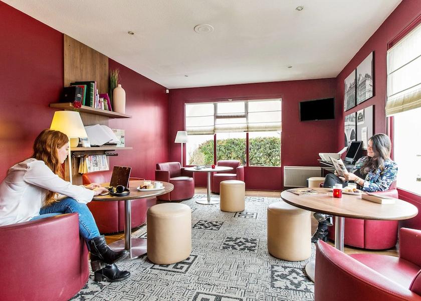 Nouvelle-Aquitaine Gueret Bar (on property)