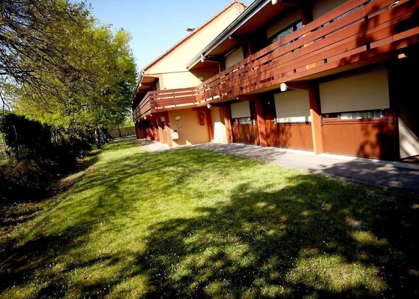 Pays de la Loire Vion Exterior Detail