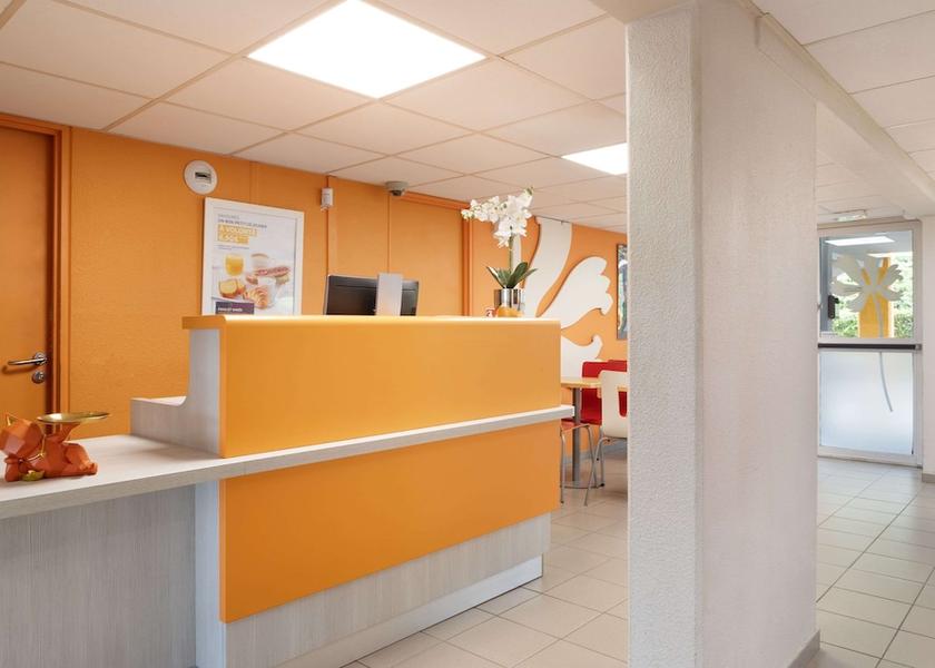 Ile-de-France La Ville-du-Bois Lobby