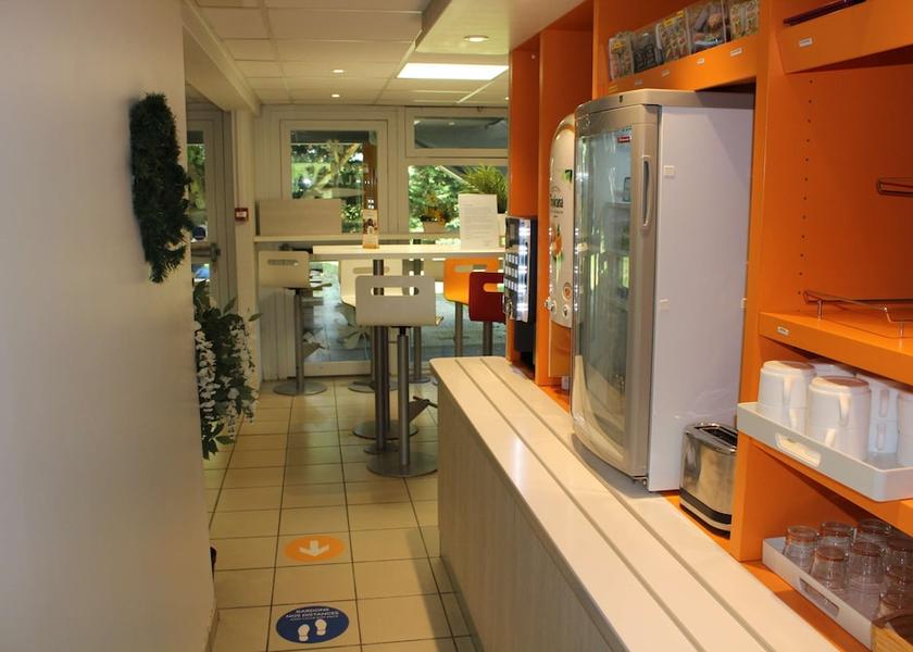 Île-de-France Elancourt Breakfast area