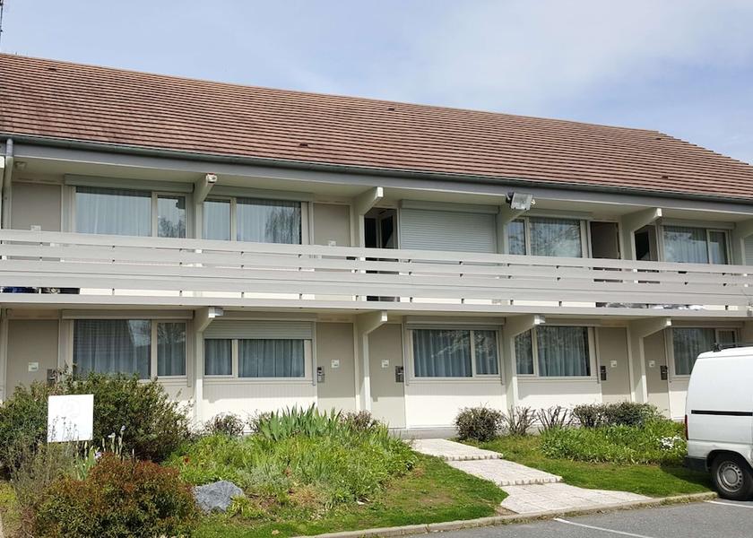 Auvergne-Rhone-Alpes Saint-Victor Exterior Detail