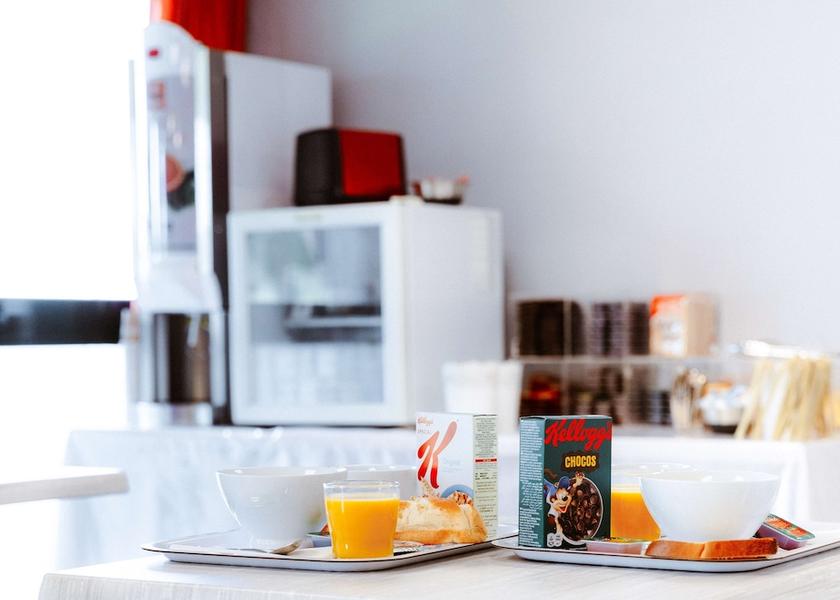 Bourgogne-Franche-Comte Varennes-Vauzelles Breakfast Area