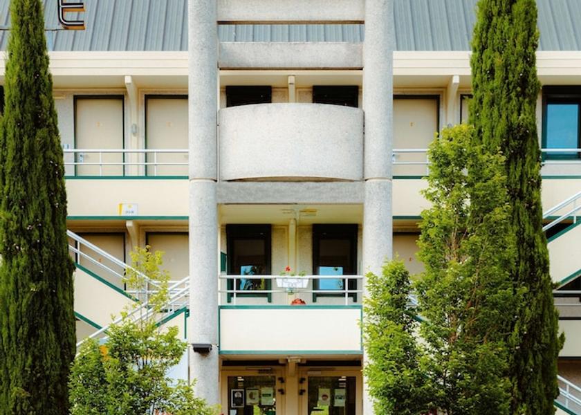 Bourgogne-Franche-Comte Varennes-Vauzelles Exterior Detail