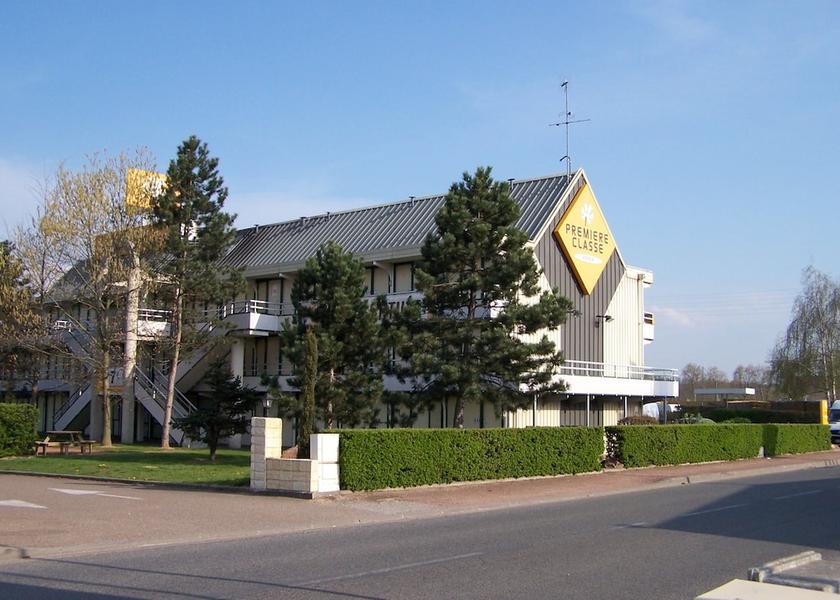 Auvergne-Rhone-Alpes Perreux Facade