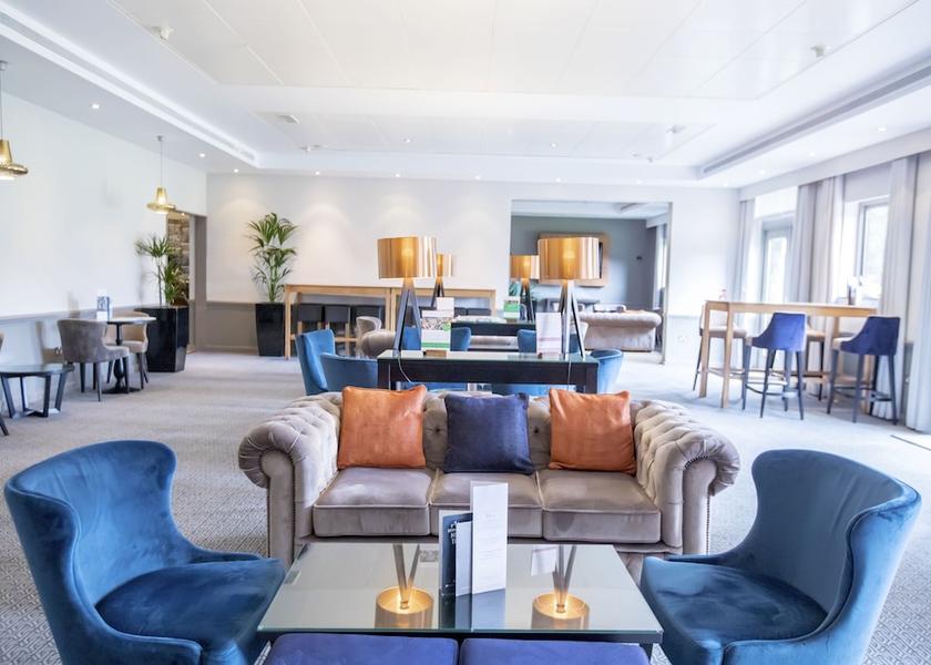 England Uxbridge Lounge
