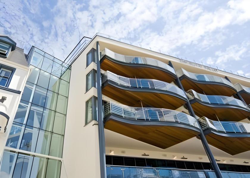  St. Helier Hotel Exterior
