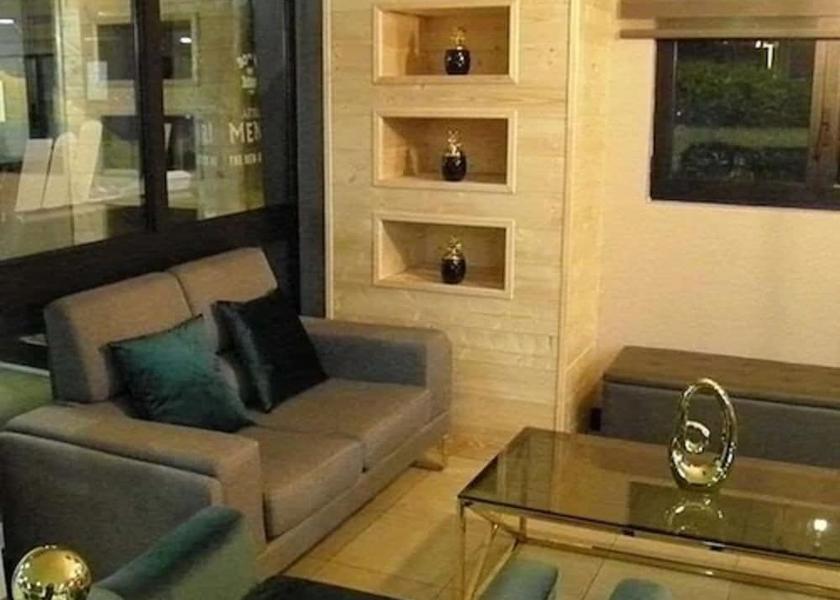 Ile-de-France Creteil Lobby