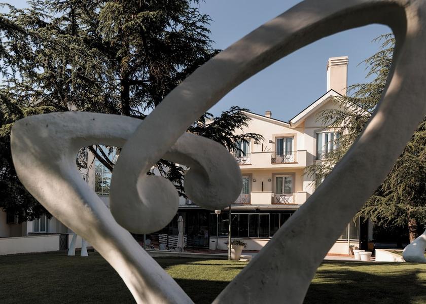 Community of Madrid Torrelodones Exterior