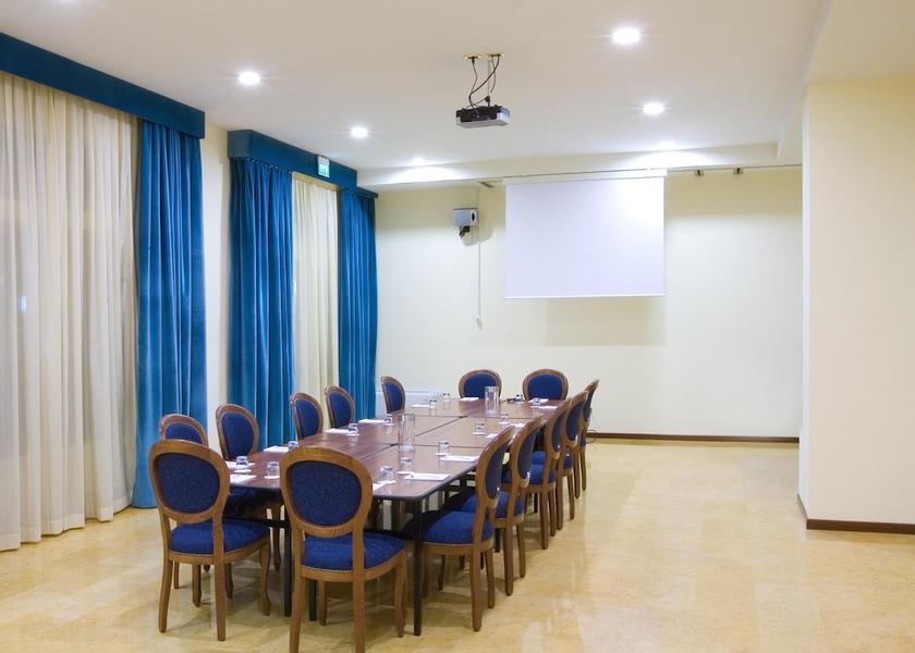 Emilia-Romagna Bentivoglio Meeting Room