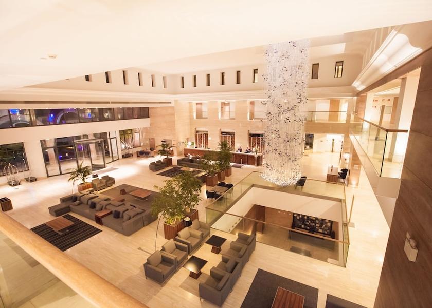 Faro Loulé Lobby