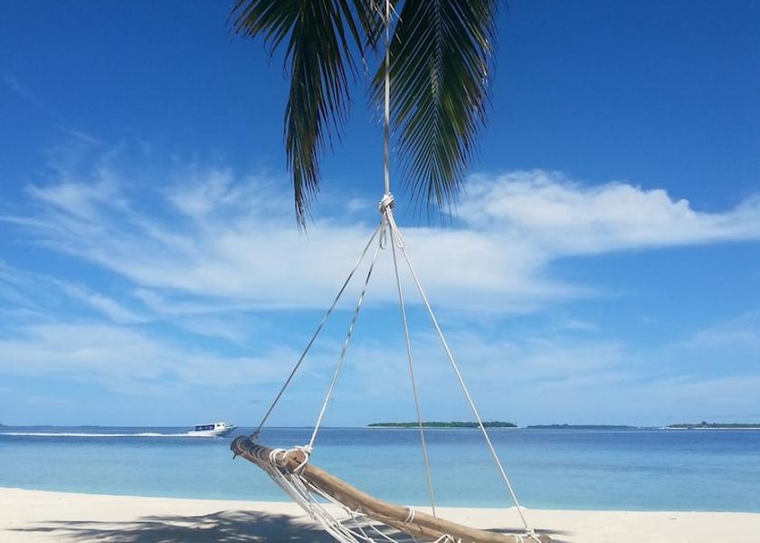 Baa Atoll Dharavandhoo Beach