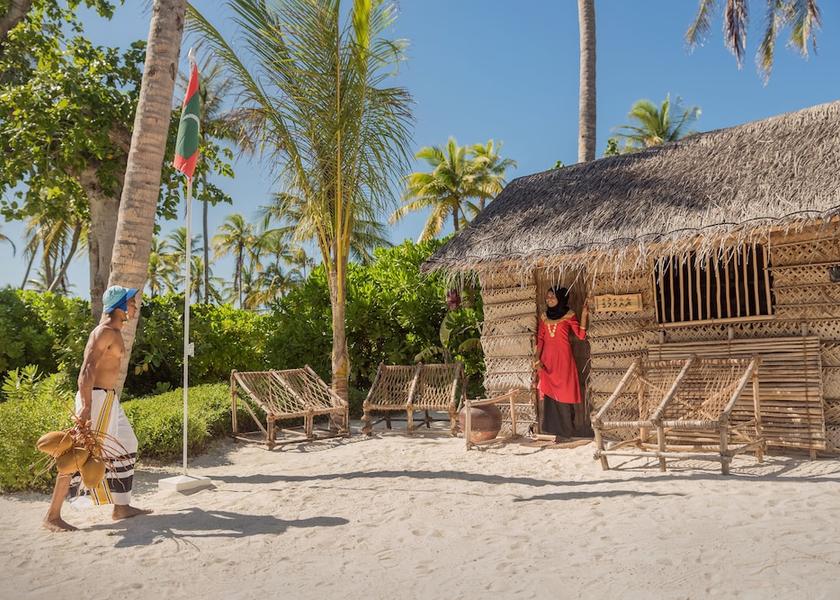 Lhaviyani Atoll Fushifaru Game viewing