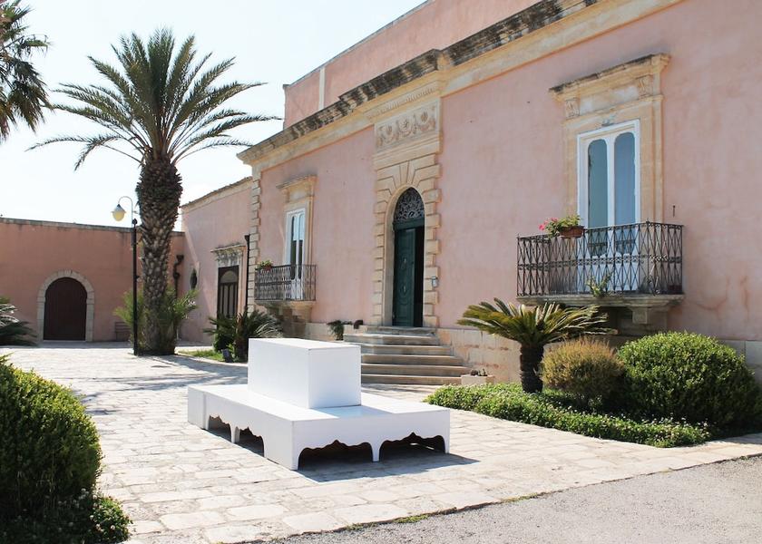 Sicily Ispica Facade