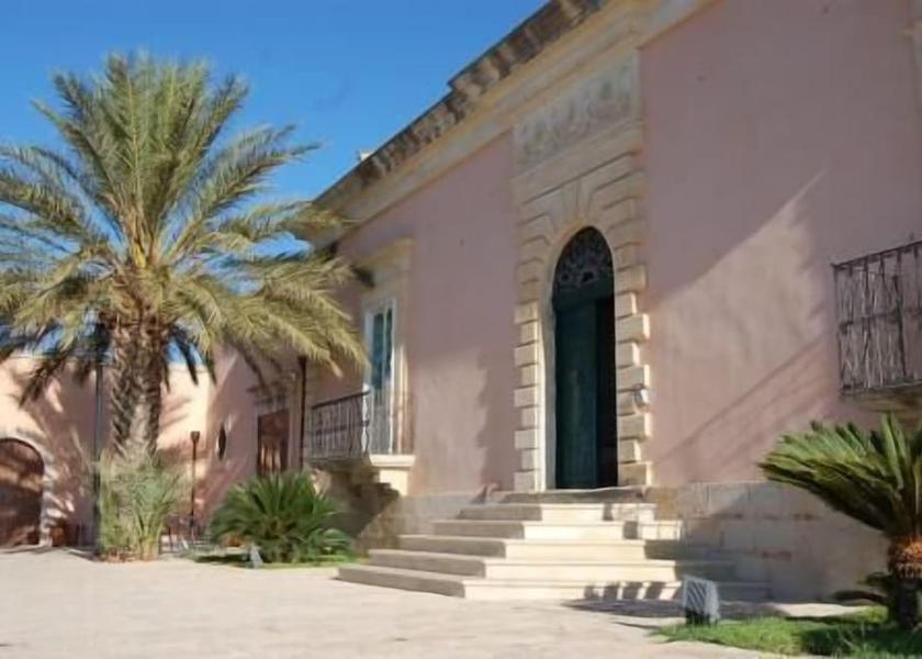 Sicily Ispica Facade