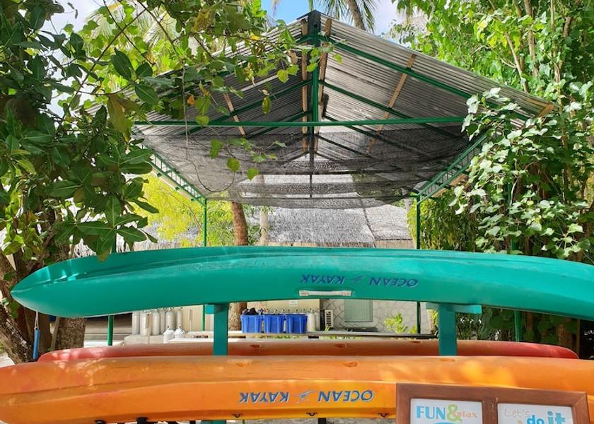 North Ari Atoll Ellaidhoo Kayaking