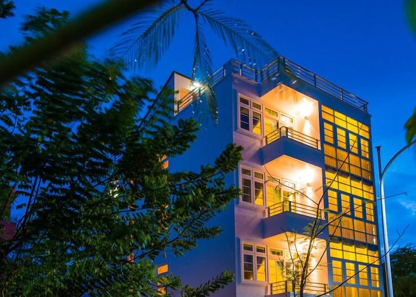 MV Maldives Exterior Detail