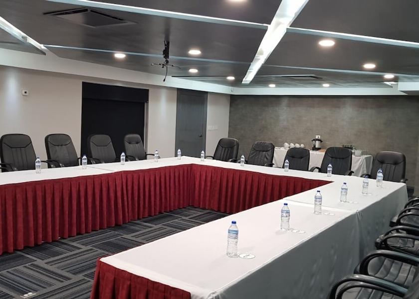 Nuevo Leon Santiago Meeting Room