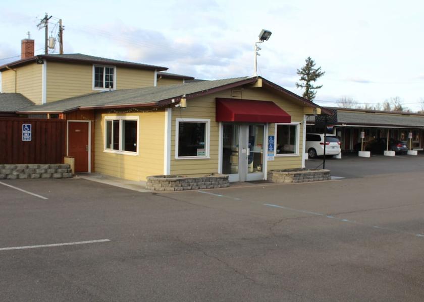 Oregon Medford Facade