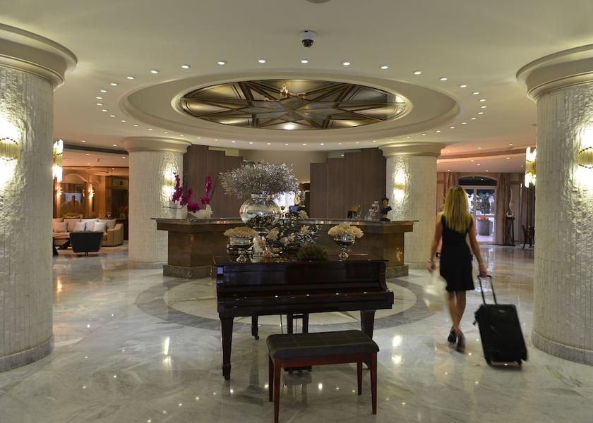  Jounieh Interior Entrance